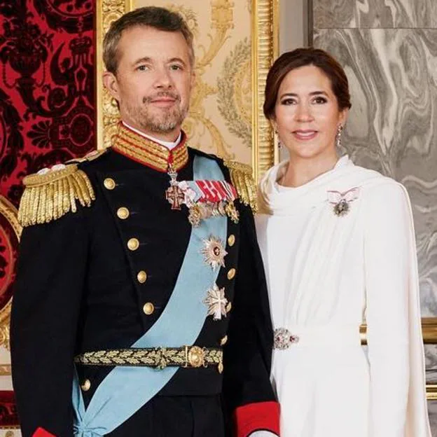 Los príncipes Mary y Federico de Dinamarca el día de su proclamación. 