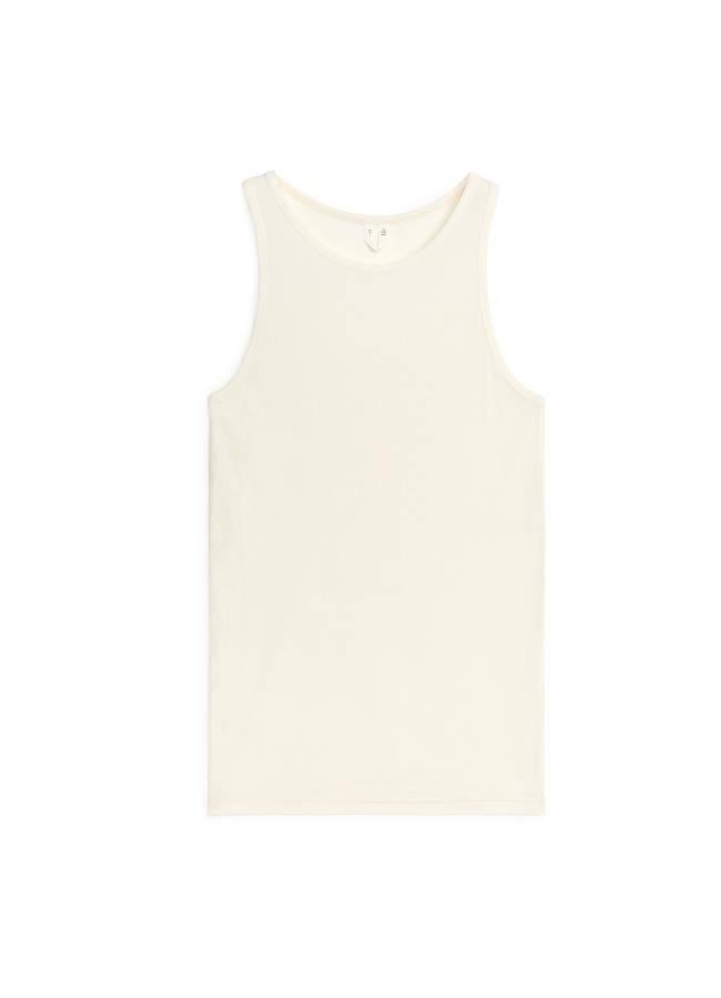 Tank top de Arket, 49 euros.