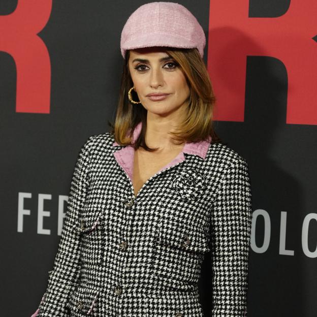 Penélope Cruz con total look de Chanel en la presentación de Ferrari en Madrid.