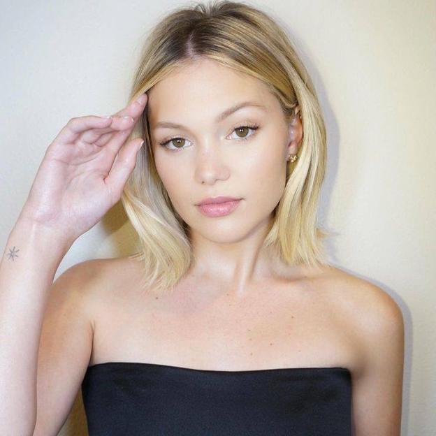 Olivia Holt con piel radiante