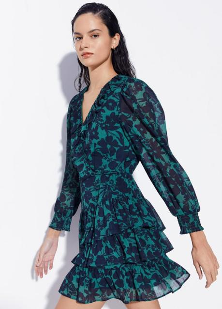 Vestido con estampado de flores de Sfera (25,99 euros)