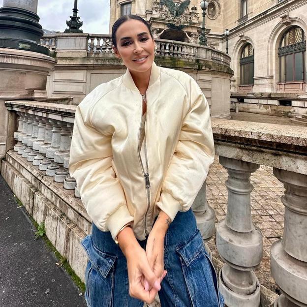 Vicky Martín Berrocal lo confirma: esta bomber de Mango es todo lo que necesitas para rejuvenecer tus looks de entretiempo