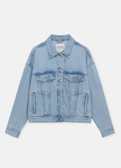 Chaqueta vaquera de Pull & Bear (29,99 euros)