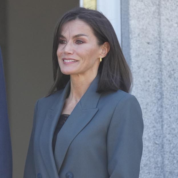 Letizia se corta el pelo: la reina sorprende con el long bob que va a ser tendencia esta primavera