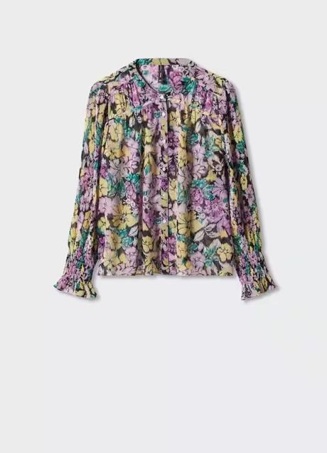 Blusa con flores de Zara (29,99 euros)