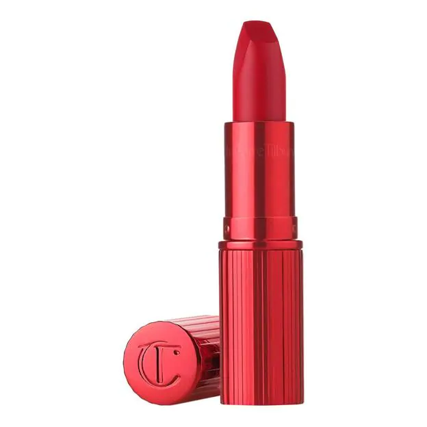 Hollywood Beauty Icon Matte Revolution en tono Vixen de Charlotte Tilbury