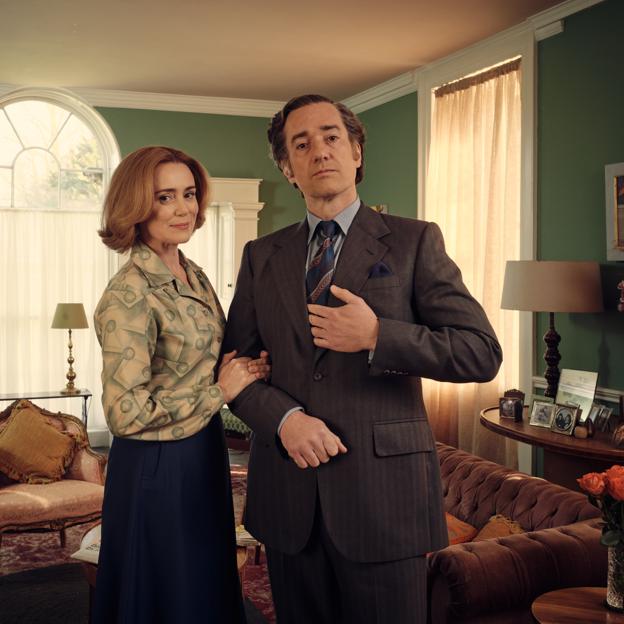 Keeley Hawes y Matthew Macfadyen en una imagen de stonehouse. 