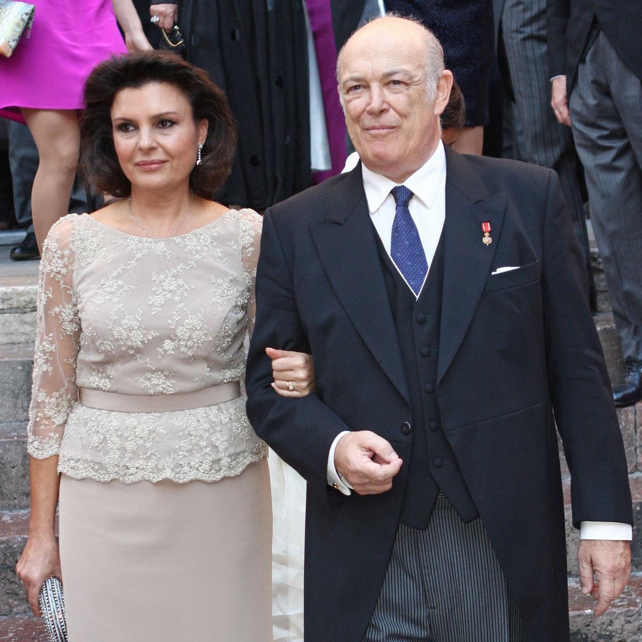 Miguel Ángel de Solís-Beaumont, con su consuegra, Isabel, en la boda de su hijo Fernando./GTRES