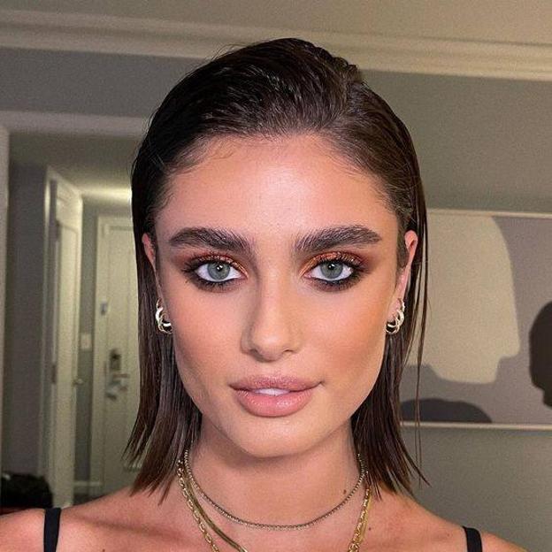 Taylor Hill con corte hydro bob tendencia