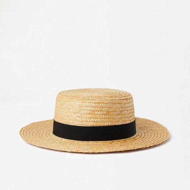 Sombrero de paja con detalle de tira en negro de Parfois.