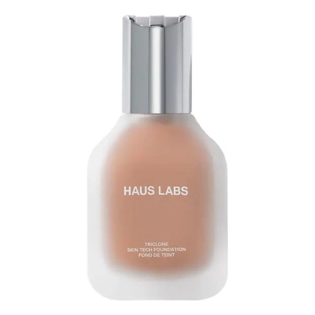 Base de maquillaje Triclone Skin Tech de Haus Labs.