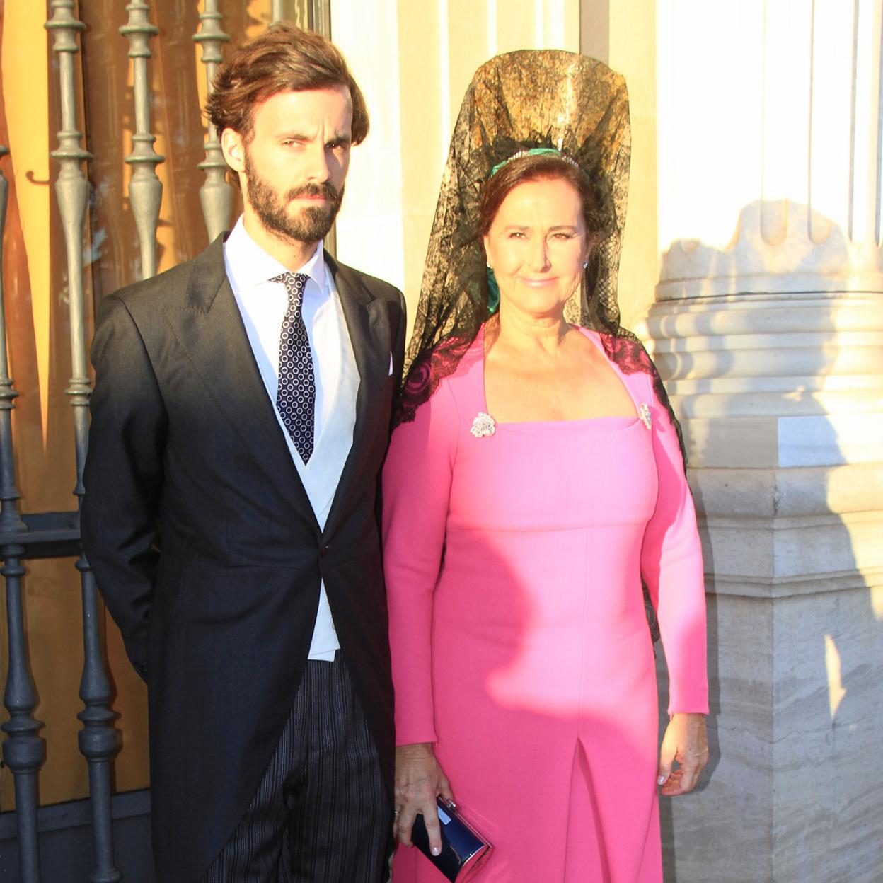 Carmen Tello y su hijo, Enrique Solis, novio de Vicky Martín Berrocal. /GTRES