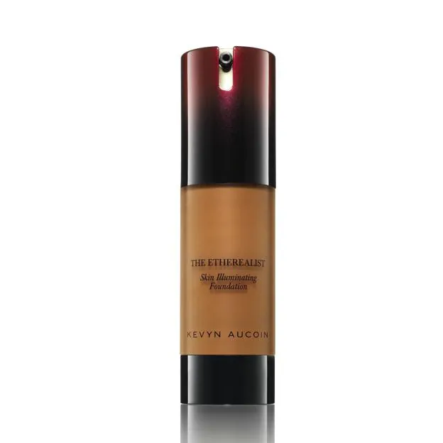 The Etherealist Skin Illuminating Foundation de Kevyn Aucoin.