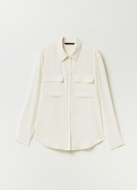 Camisa blanca de Sfera (29,99 euros)