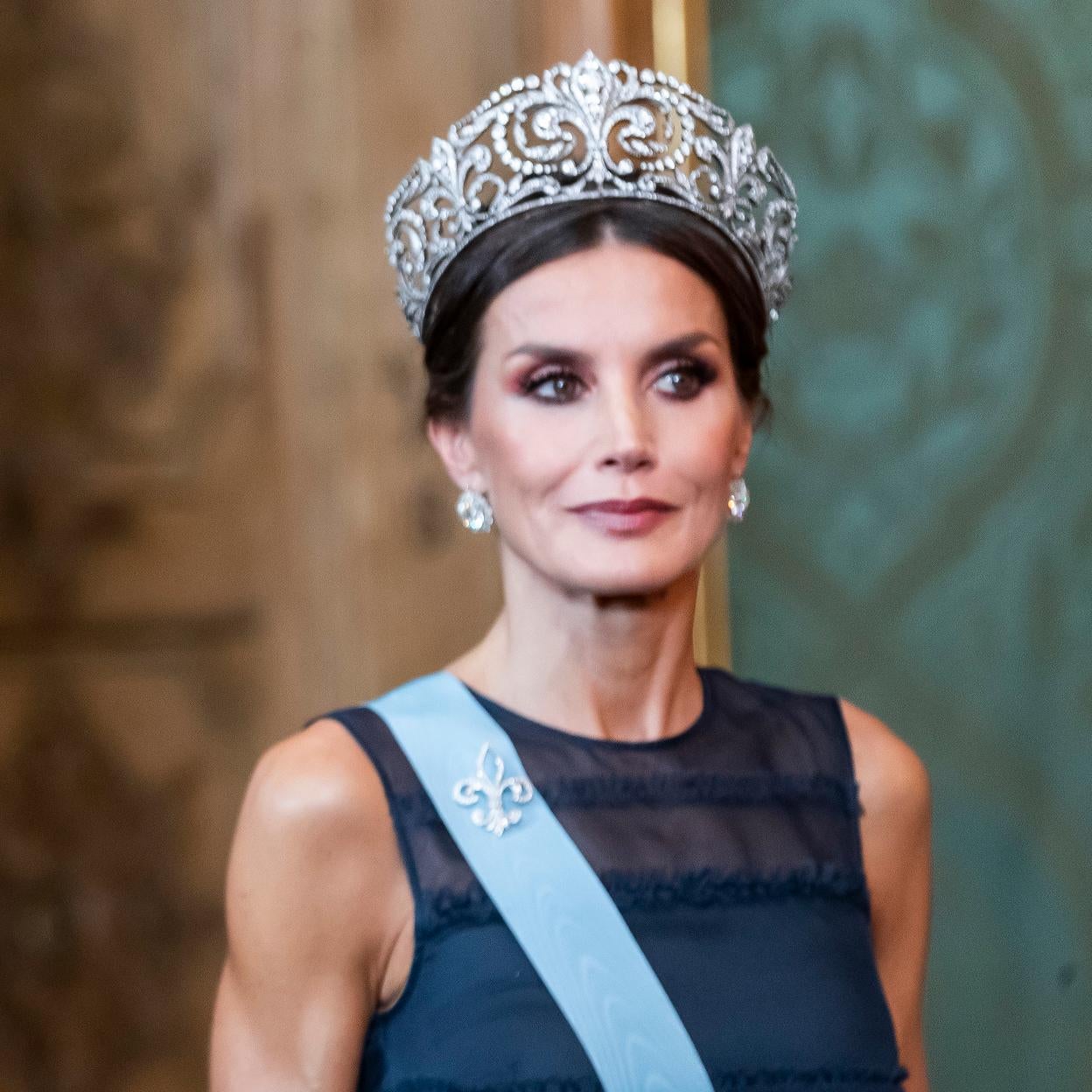 La reina Letizia y Máxima de Holanda se volverán a ver a mediados de abril. La reina lucirá alguna de las tiaras del joyero real. /gtres