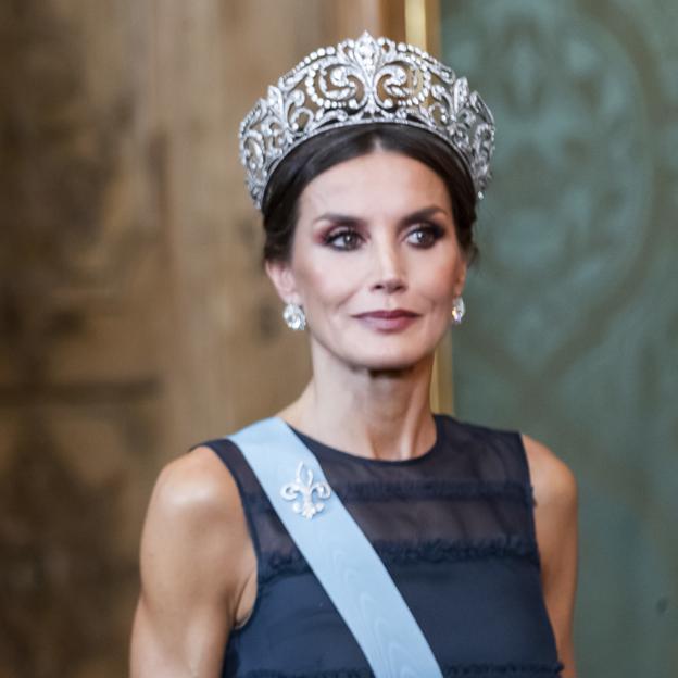 La reina Letizia y Máxima de Holanda se volverán a ver a mediados de abril. La reina lucirá alguna de las tiaras del joyero real. 