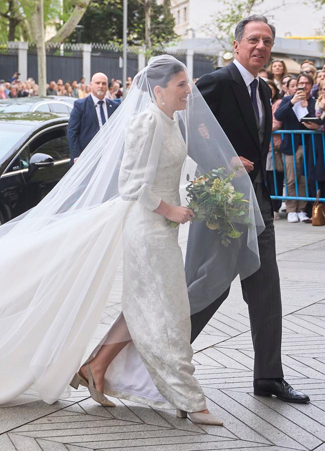 Teresa Urquijo llevó unos zapatos destalonados de tacón cómodo. / LIMITED PICTURES