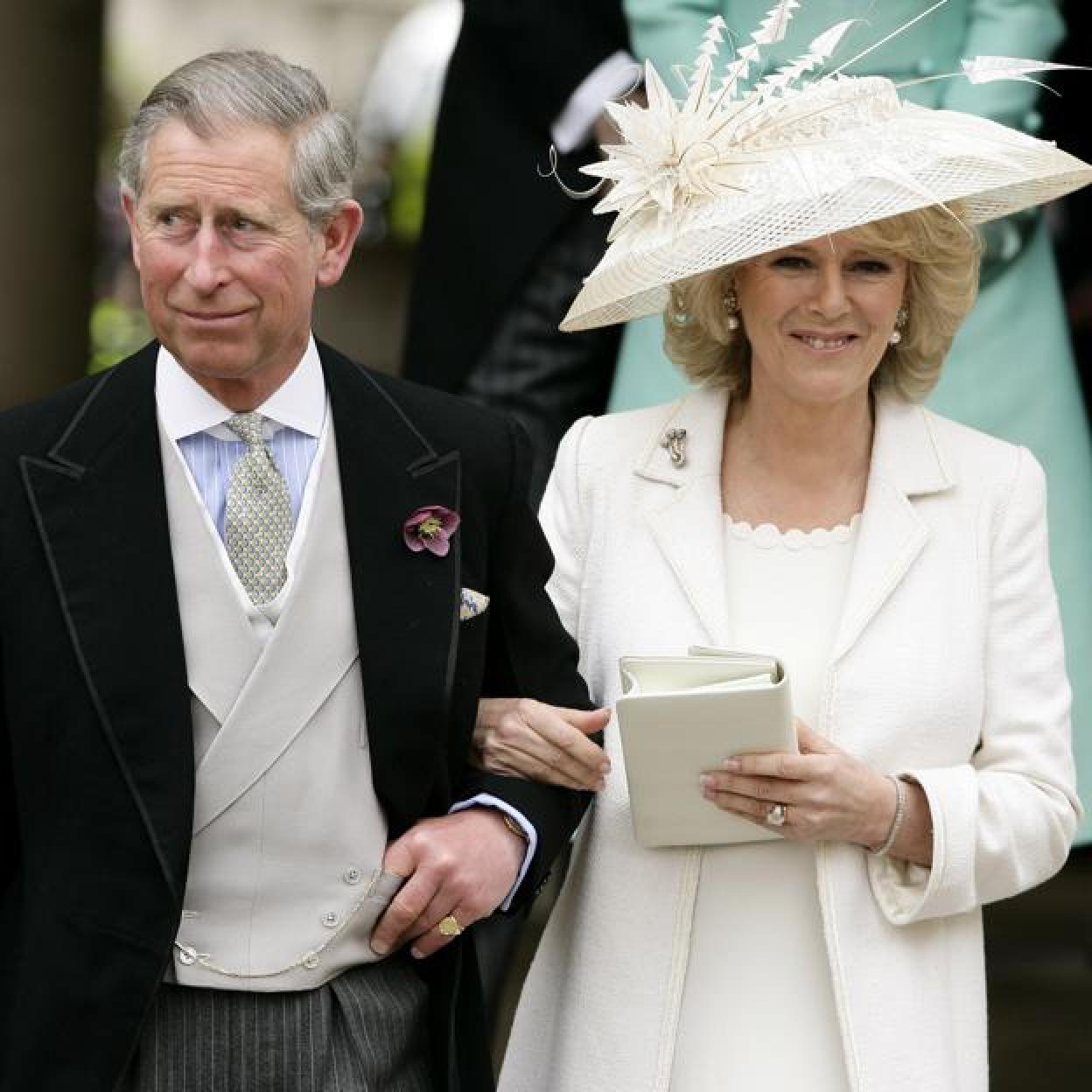 Carlos III y la reina Camilla, el día de su boda./gtres