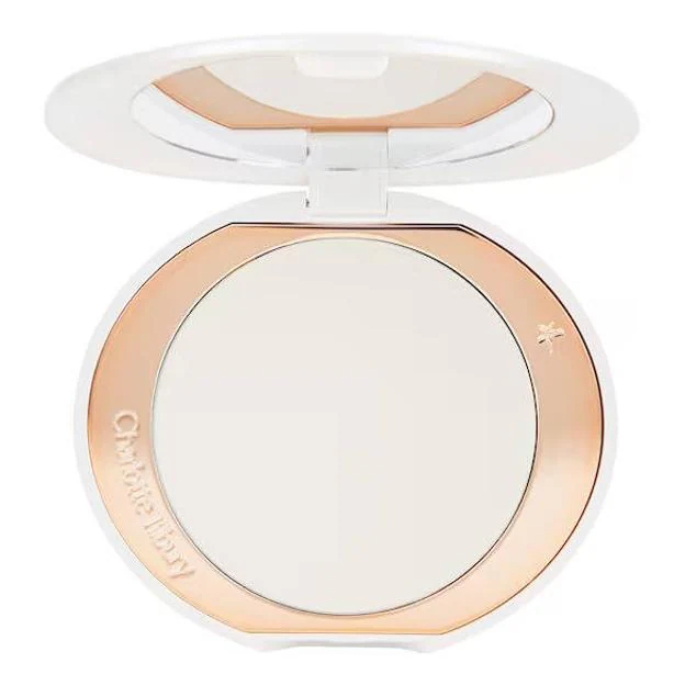 Airbrush Brightening Flawless Finish Powder de Charlotte Tilbury. Precio: 51,99 euros