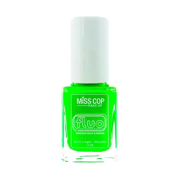 Esmalte de uñas en verde flúor de Miss Cop.