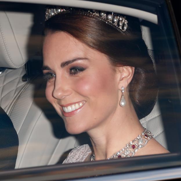 La fabulosa colección de joyas de Margaret Greville que enfrenta a Kate Middleton y a Camilla: tiaras de diamantes y collares de rubíes