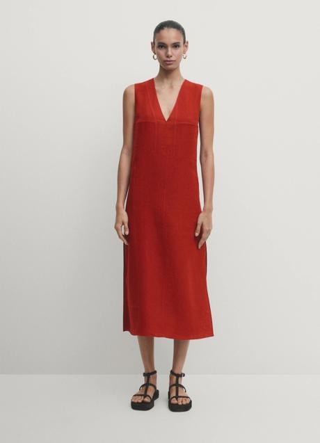 Vestido rojo de Massimo Dutti (79,95 euros)