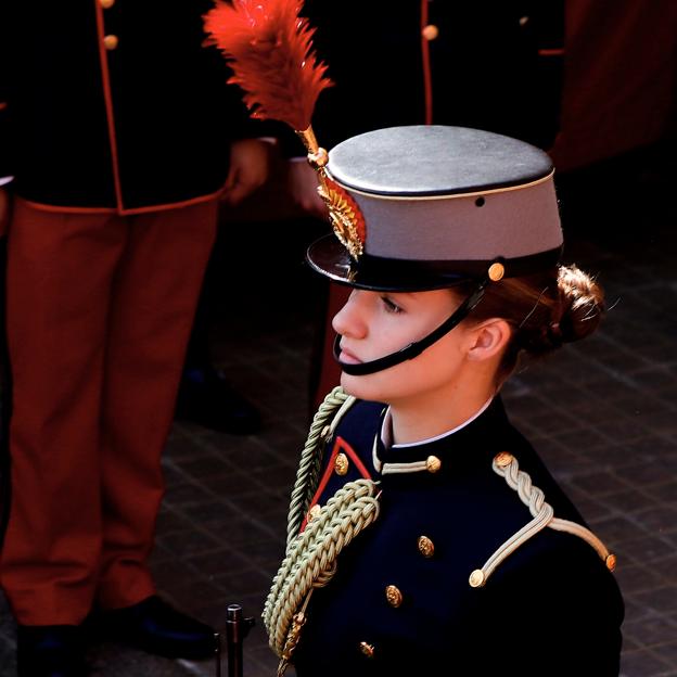 La princesa Leonor con uniforme de gala. 