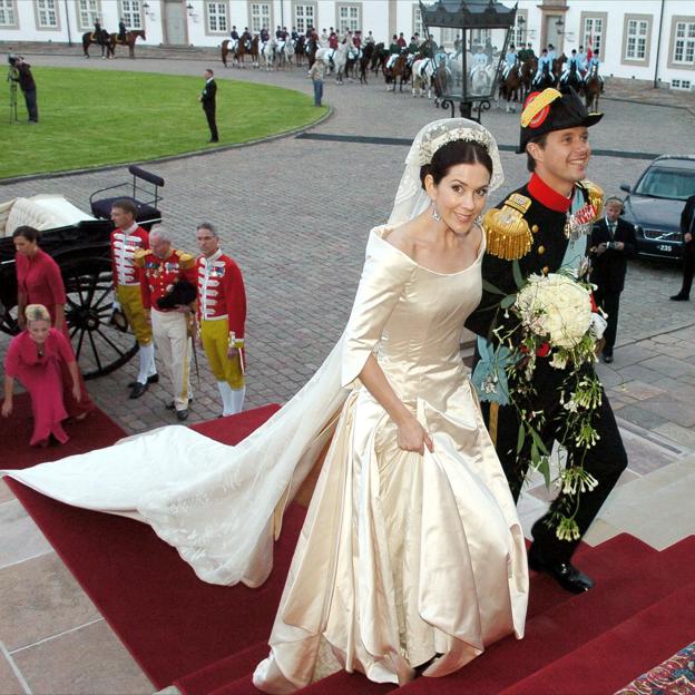 Federico y Mary de Dinamarca en una imagen el día de su boda. 