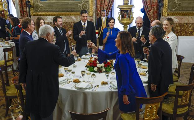 La princesa Leonor en el almuerzo oficial tras su Jura de la Constitución. 