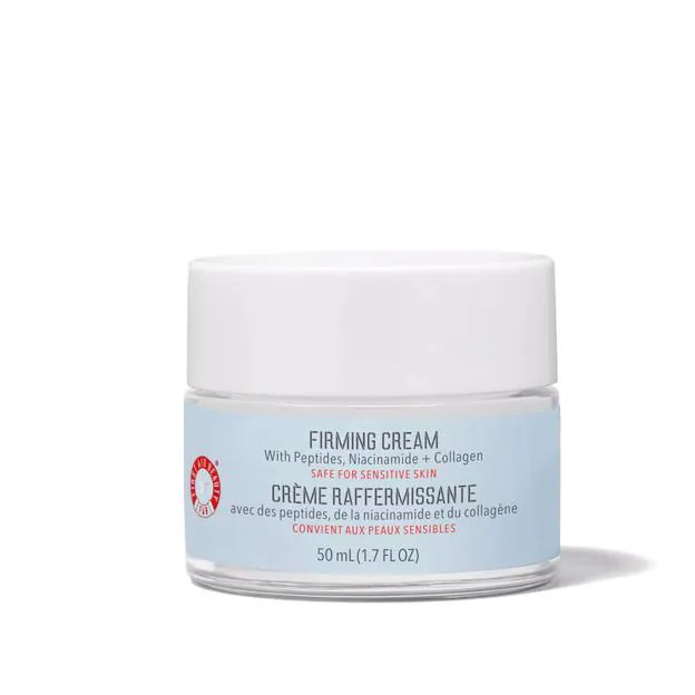 Crema facial con péptidos, colágeno y niacinamida de First Aid Beauty.