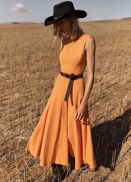 Vestido naranja de Zara (69,99 euros)