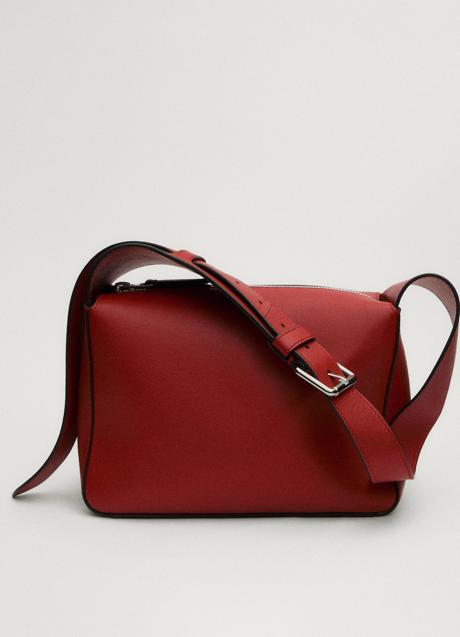 Bolso rojo de Massimo Dutti (149 euros)