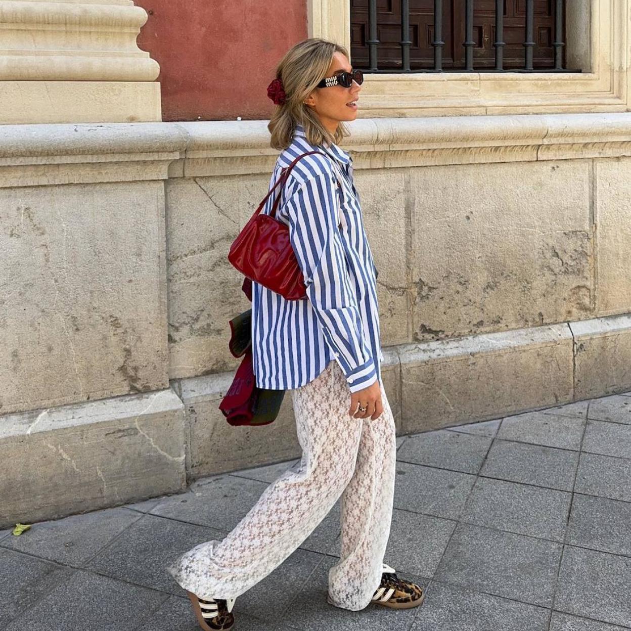 Influencer con pantalones tendencia para verano/@MARIANADIEZMOLINER