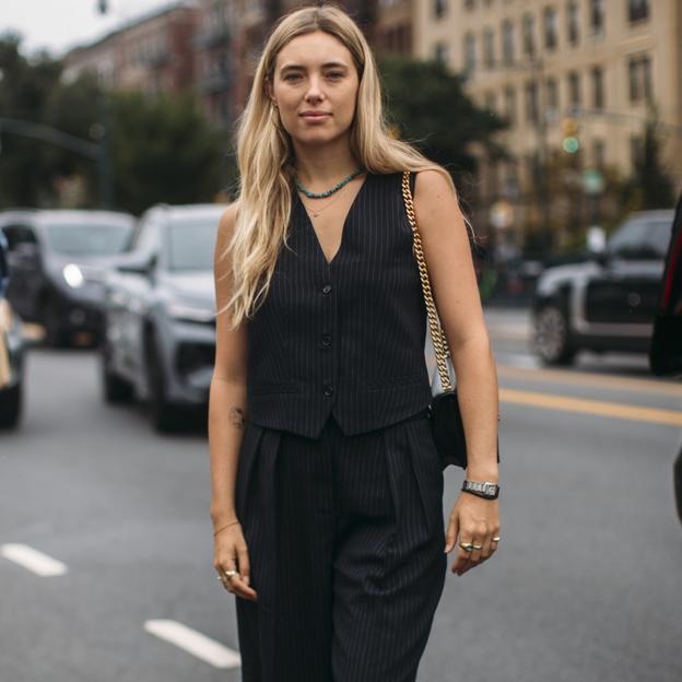 Estos chalecos cómodos y fresquitos son todo lo que necesitas para tus looks de oficina este verano