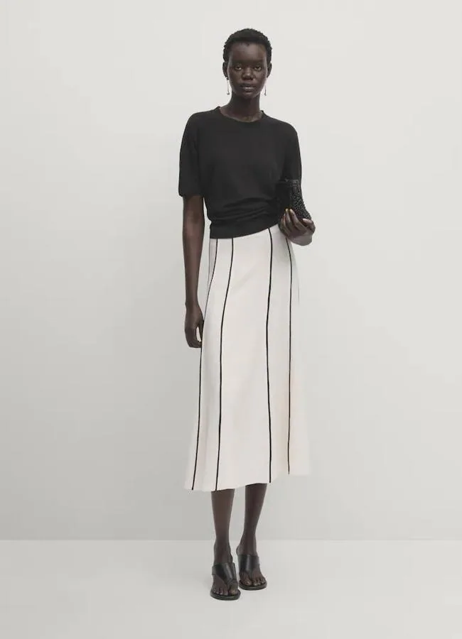 Falda midi 100% lino en blanco con rayas negras a contraste