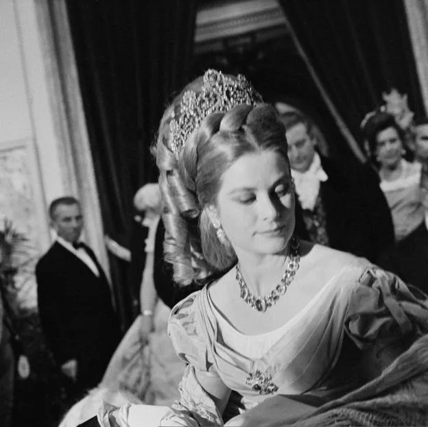 Grace Kelly con la tiara de la emperatriz Josefina.