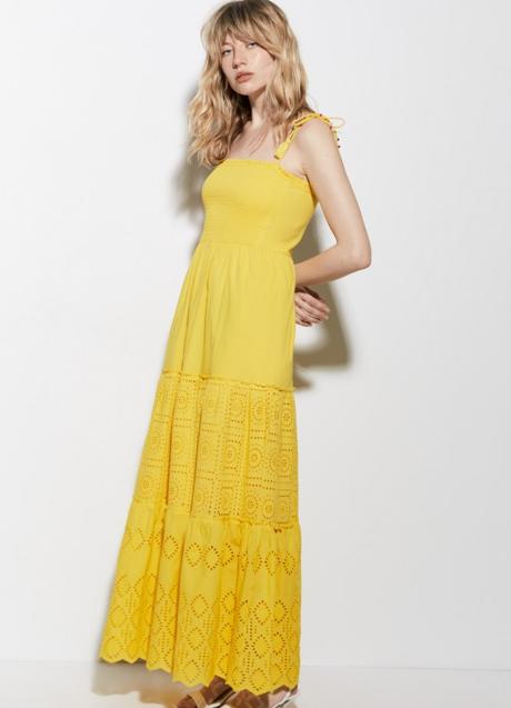 Vestido amarillo de Sfera (35,99 euros)