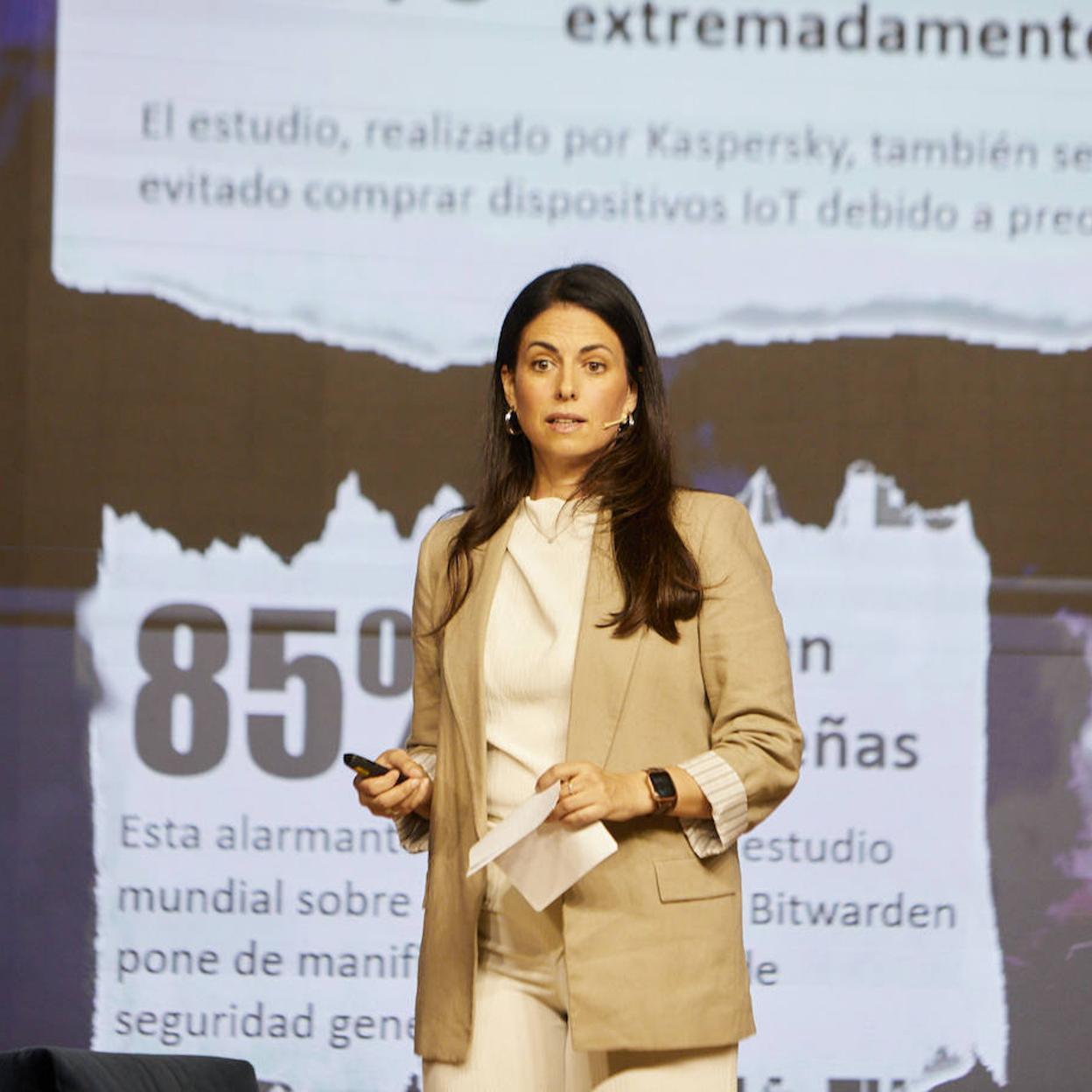 Hazel Díez Castaño, CISO de Santander: «Necesitamos a mujeres hablando de  ciberseguridad y referentes para las nuevas generaciones» | Mujer Hoy