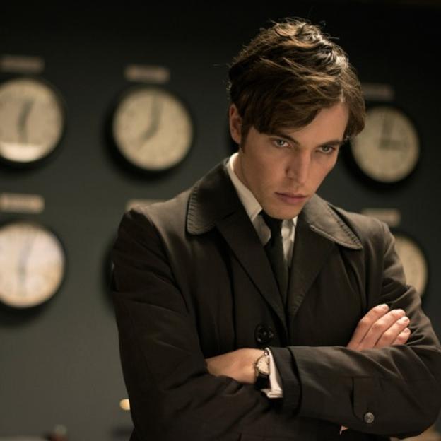 Tom Hughes, uno de los protagonistas de la miniserie biritánica The Game.