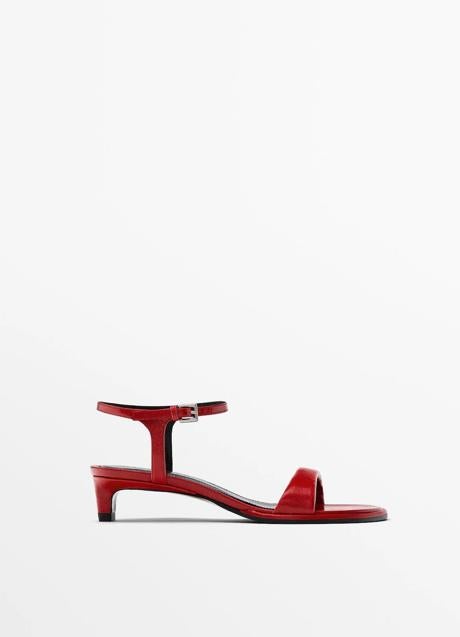 Sandalias rojas de Massimo Dutti (79,95 euros)