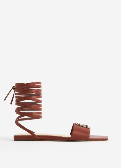 Sandalias planas de H&M (13,99 euros)