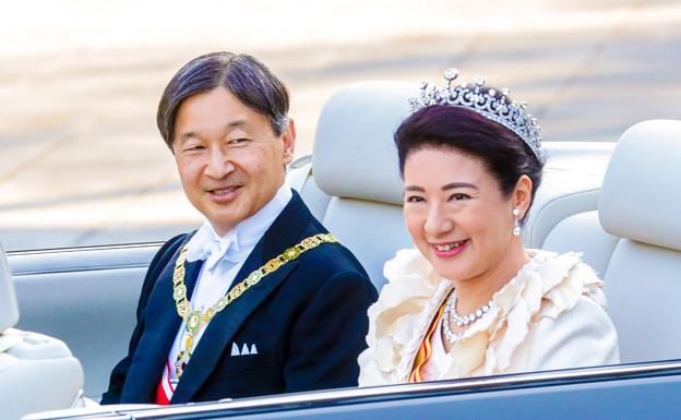 Los emperadores Naruhito y Masako en la celebración de su llegada al trono. 