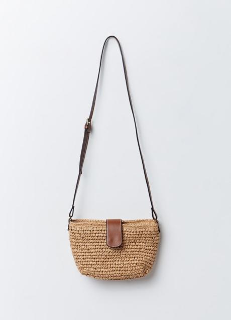 Bolso de rafia de Sfera (16,99 euros)