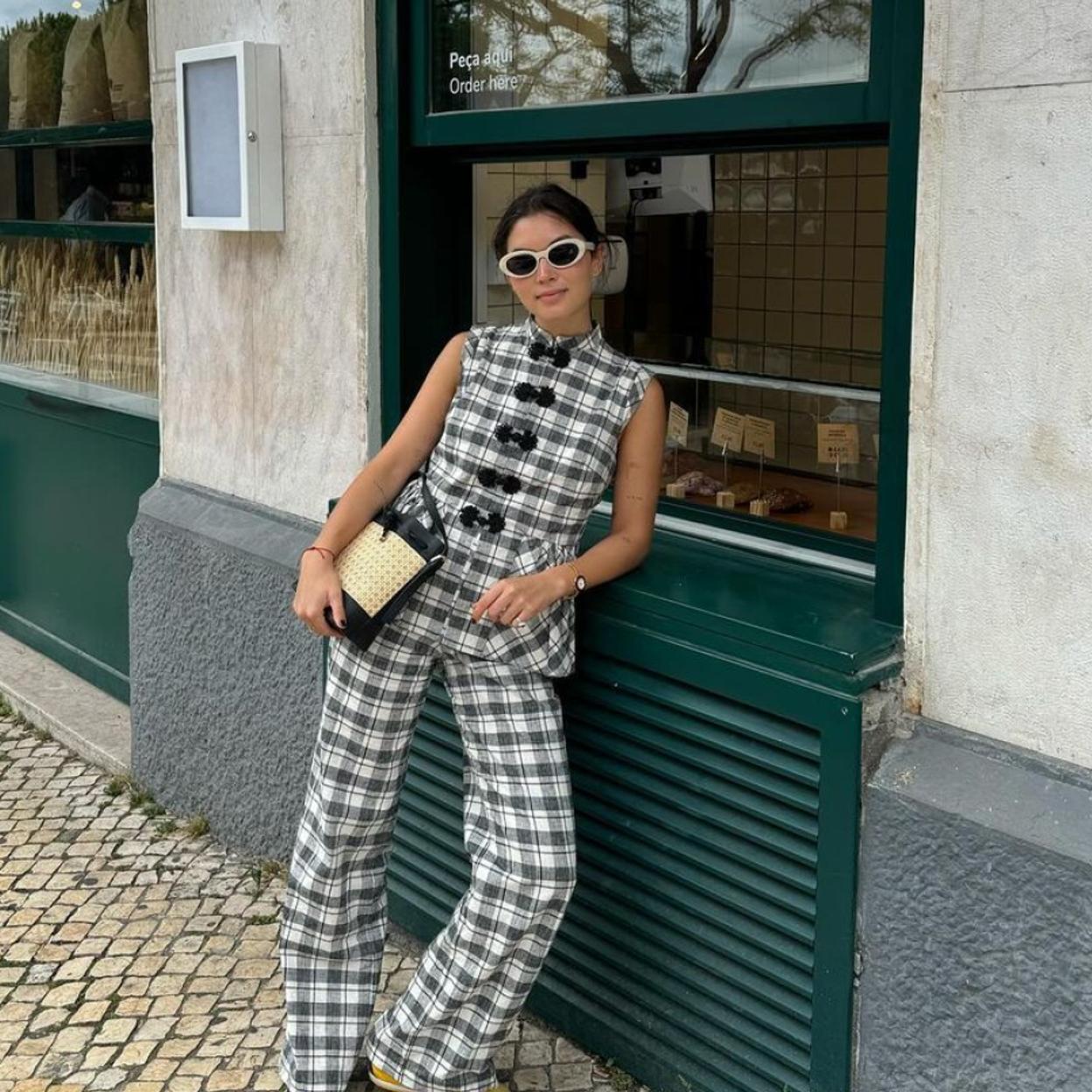 Una influencer con bolso capzado de Paris/64./@conchadelimamayer