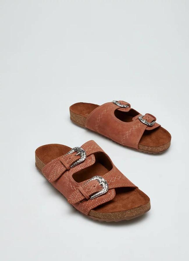 Sandalias con hebillas cowboy