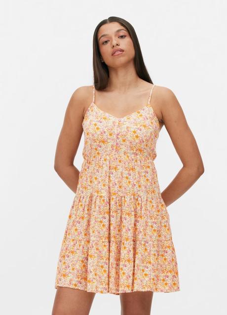 Vestido estampado con flores de Primark (12 euros)