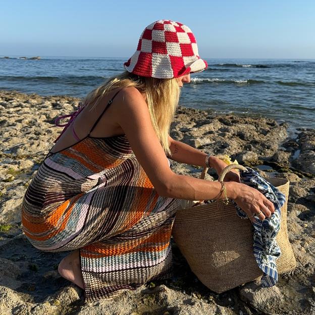 Influencer con vestido de verano