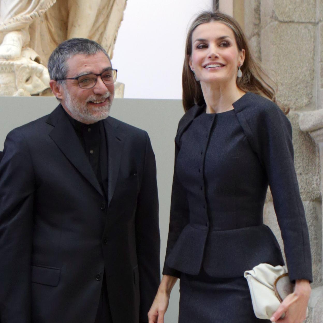 Jaume Plensa junto a Doña Letizia en los Premios Velázquez 2014. /gtres