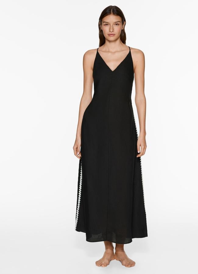 Vestido largo tirantes con lino bordado lateral de Oysho (29,99€)