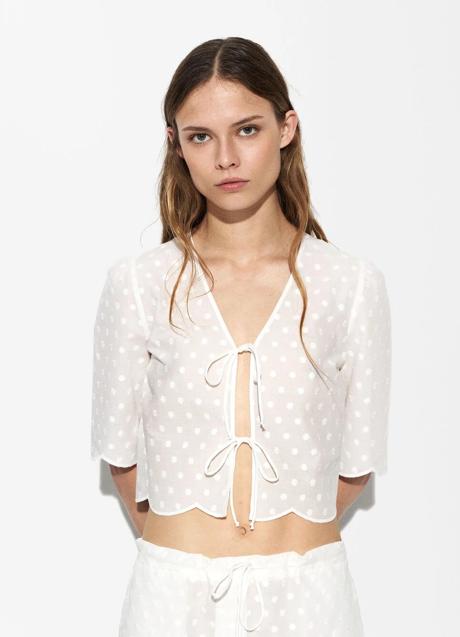 Blusa blanca de Parfois (29,99 euros)